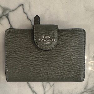 Coach Olive Leather wallet